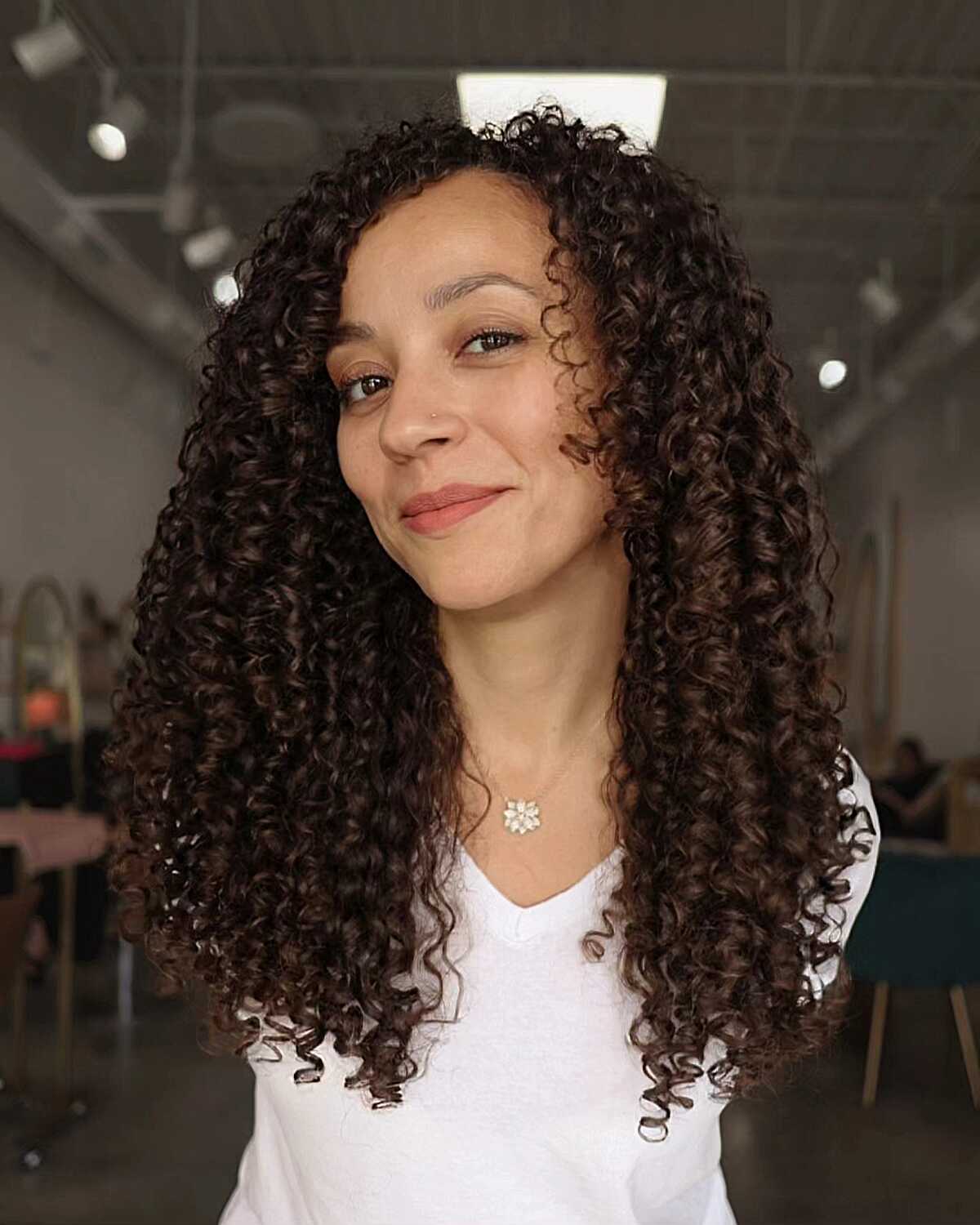Full-bodied Curly Layers for Natural Movement